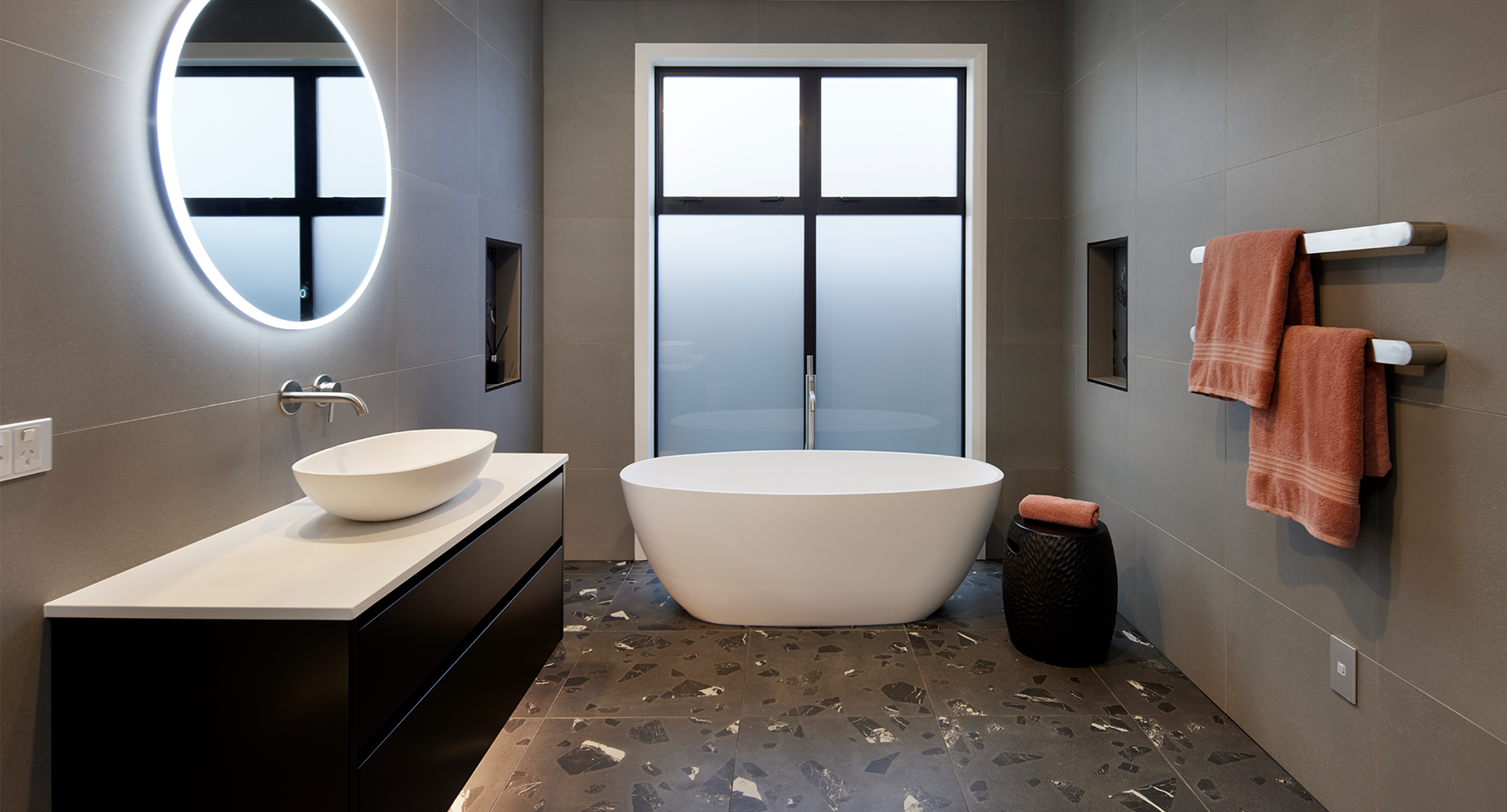 19062-the-manor-bathroom-2-1ec71c90